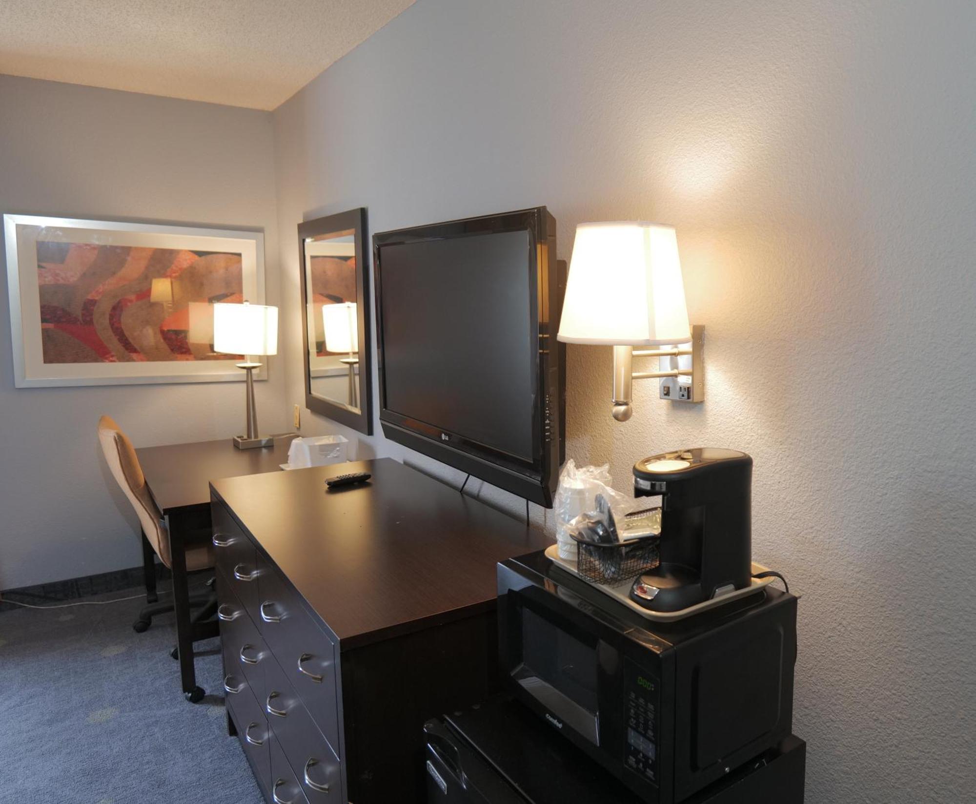 Baymont By Wyndham Flint Airport North Exterior foto
