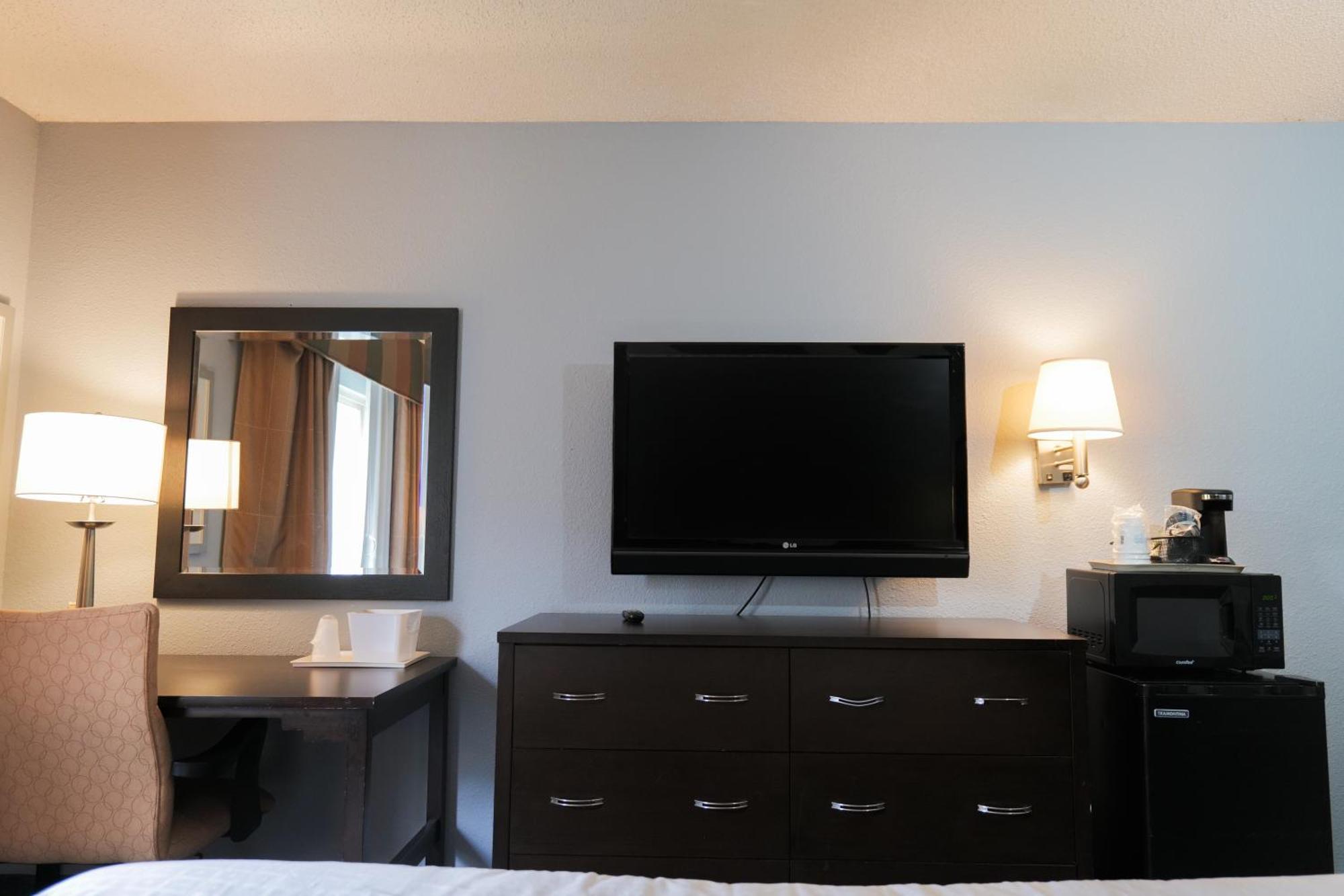 Baymont By Wyndham Flint Airport North Exterior foto