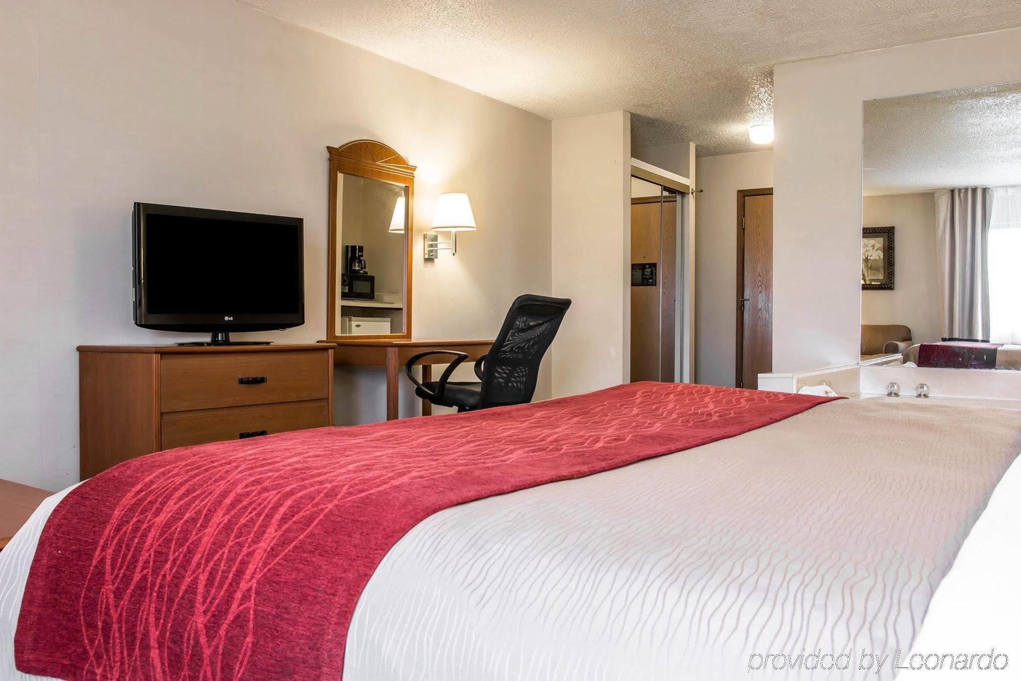 Baymont By Wyndham Flint Airport North Exterior foto